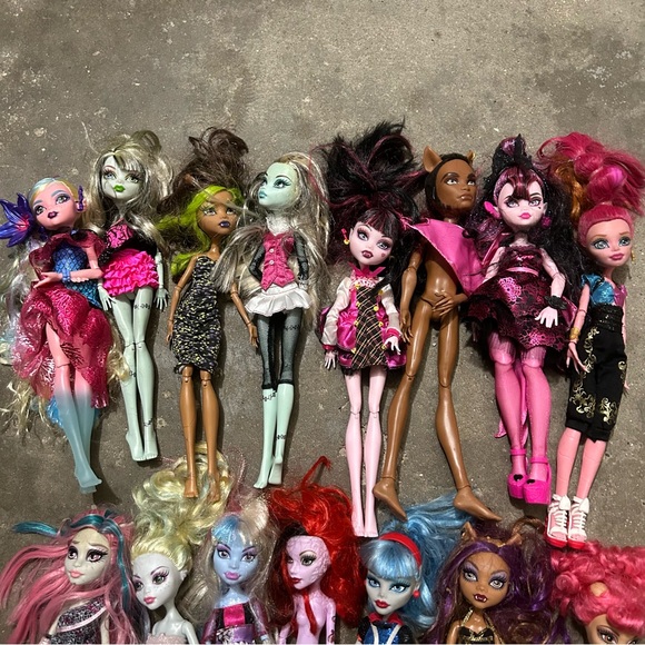 Bundle of monster high dolls - Picture 2 of 11